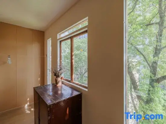 Jishan Bookstore·Tiantai River View Youth Hostel