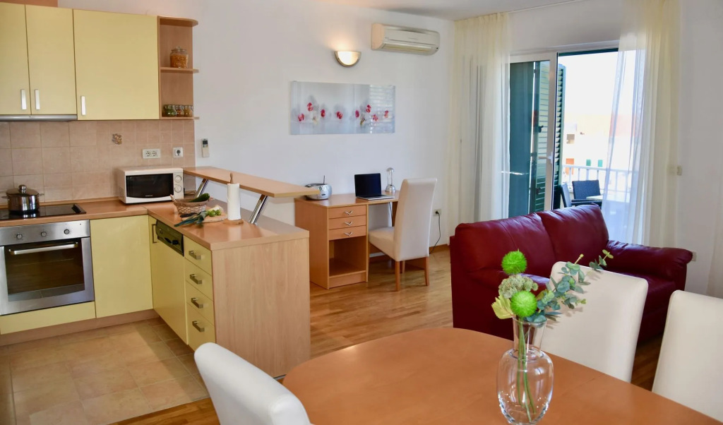 Pervanovo Apartments with Free Parking