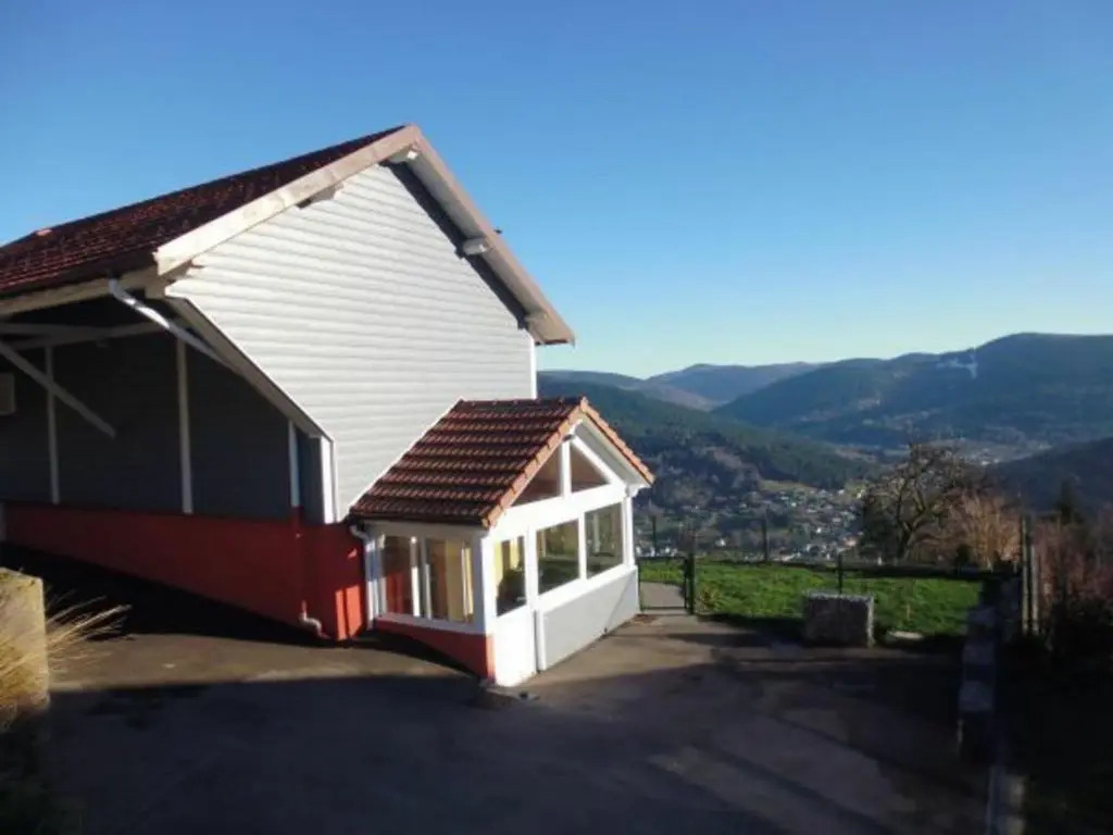Maison indépendante avec jardin, terrasse et cheminée à Saulxures-sur-Moselotte - FR-1-589-339