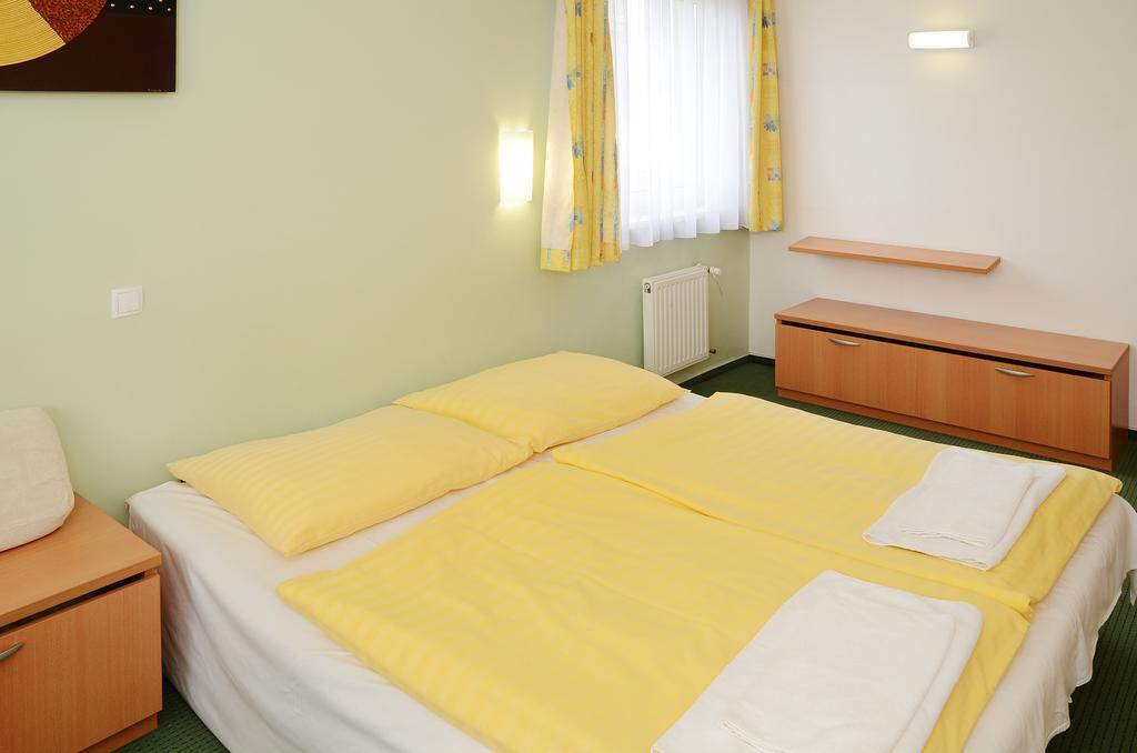 Hotel Imos