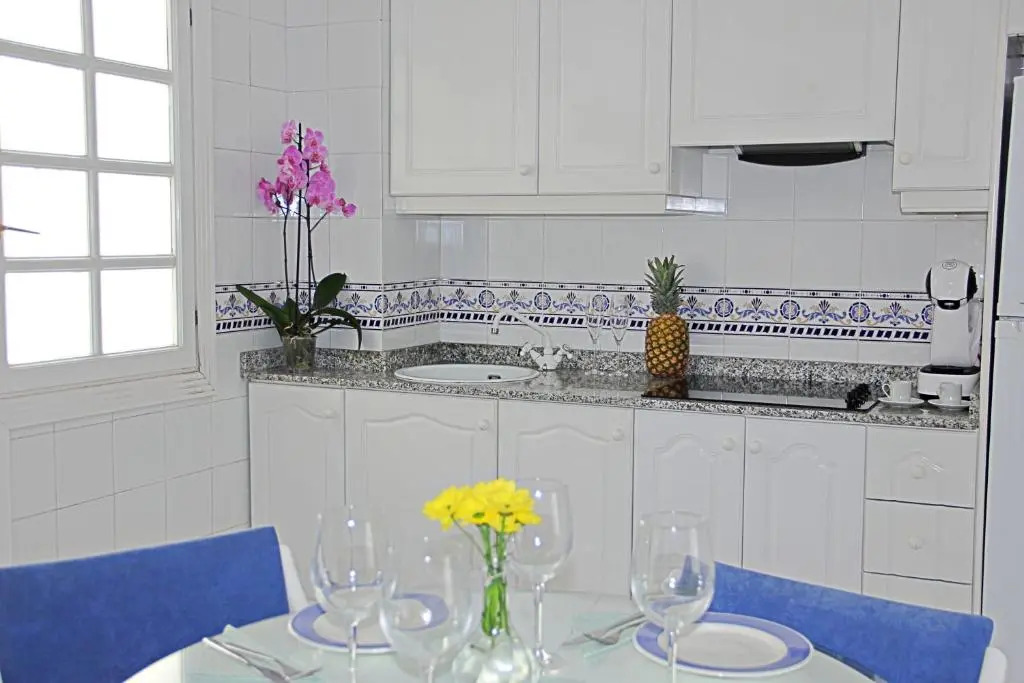 La Playa Blanca 4, Duquesa, Beach, Sea View, Pool, WiFi