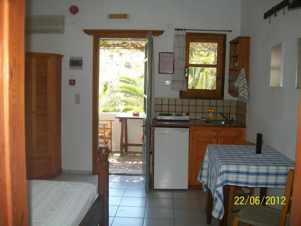 PATMOS Mathios Studios- apartments