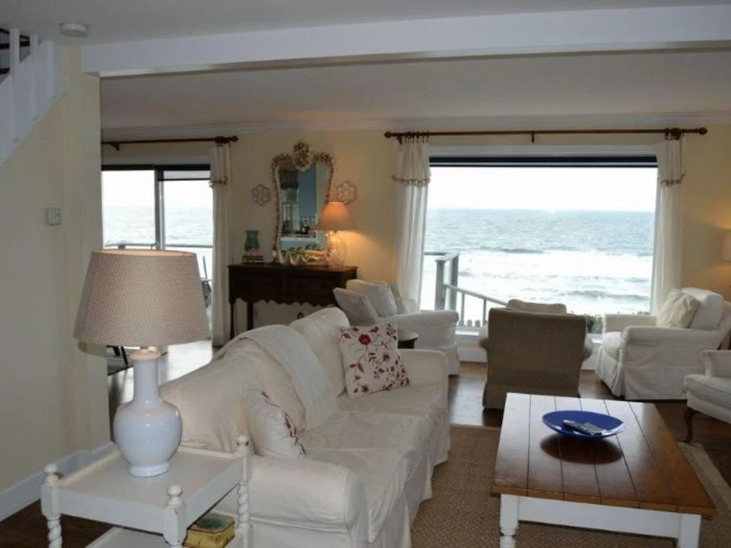 Sea Cliff 3 Br cottage by RedAwning
