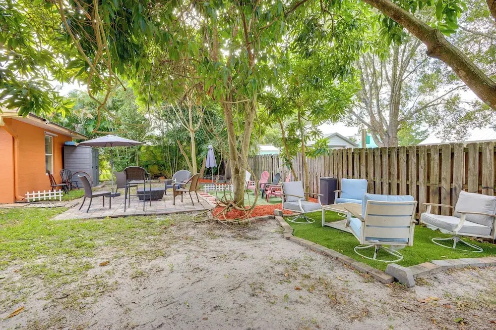 Spacious Backyard! Single-level Port St Lucie Home