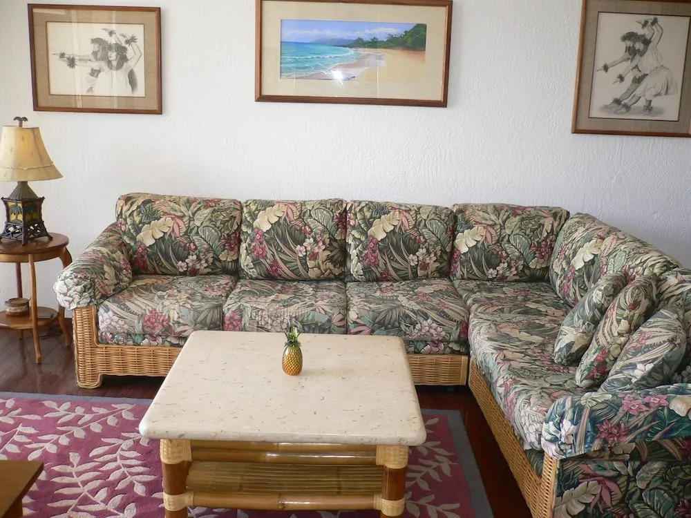 Menehune Shores 627 2 Bedroom Condo