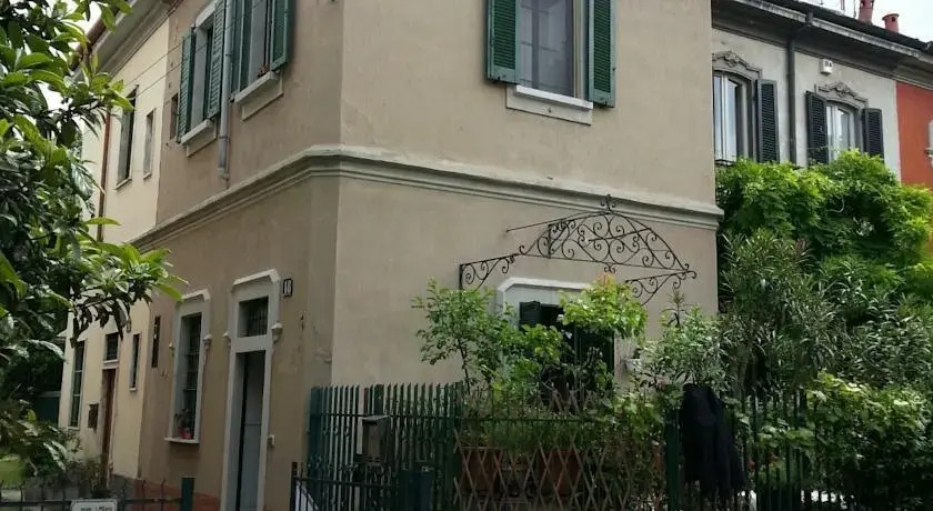 Lincoln TownHouse with a Garden