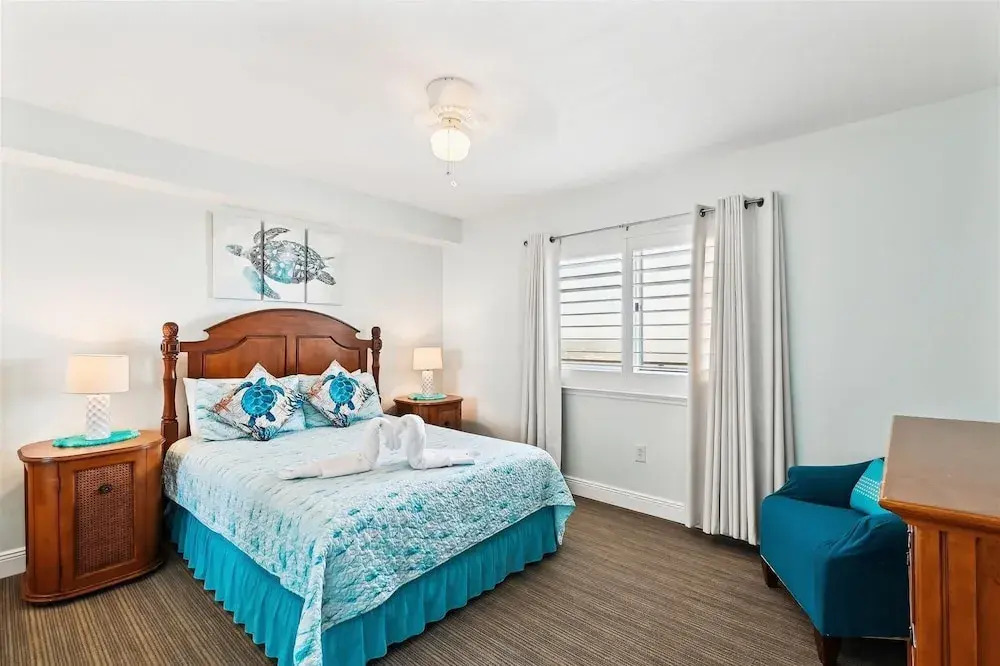 Emerald Beach 1830 - 2 Bedroom/2 Bath+Bunks 2 Condo by RedAwning