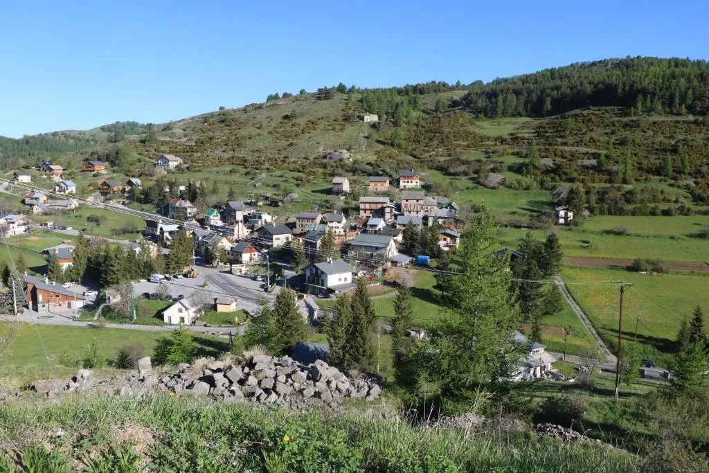 Mon Mounier : Studio cosy au pied des pistes / Vue de rêve !