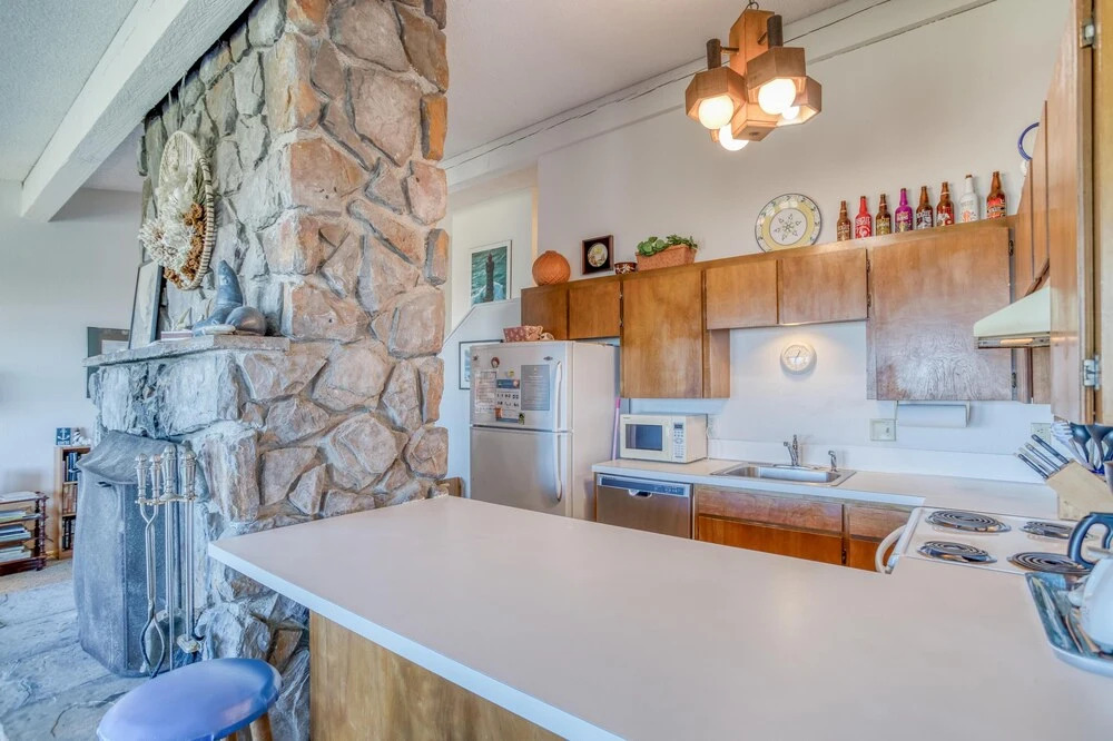 Cozy Hearth and Ocean Views - Inviting Beach Haven