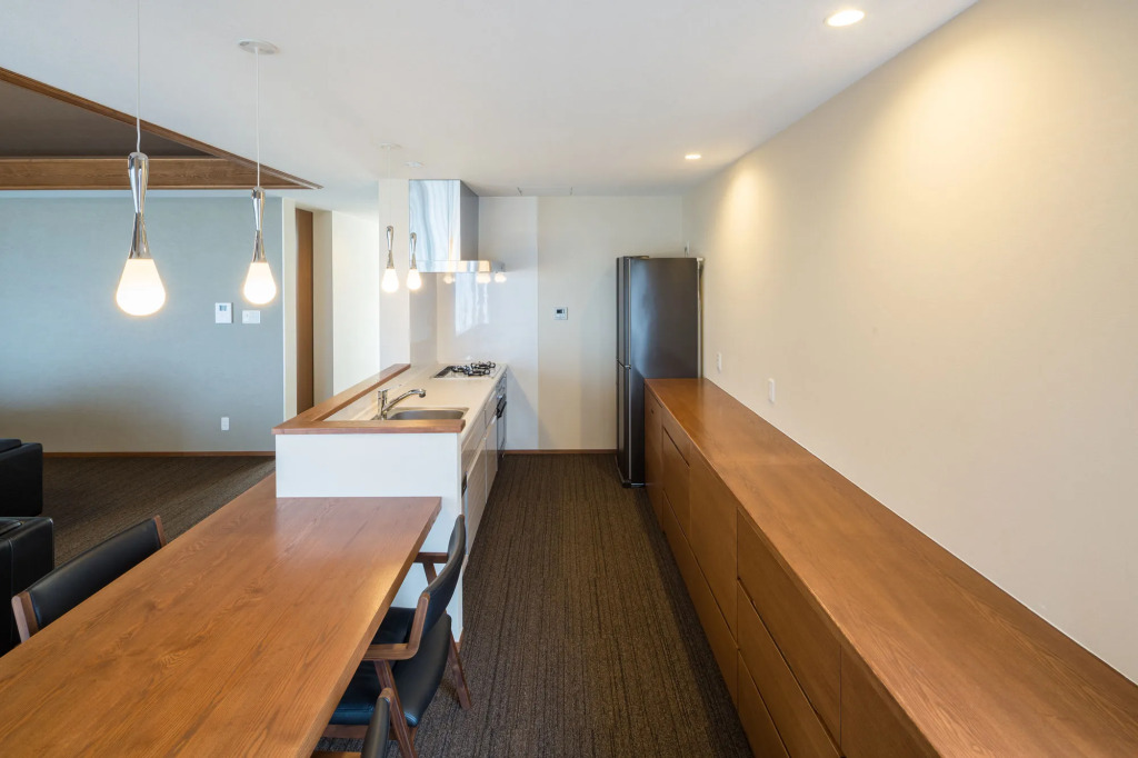Condominium T-Room