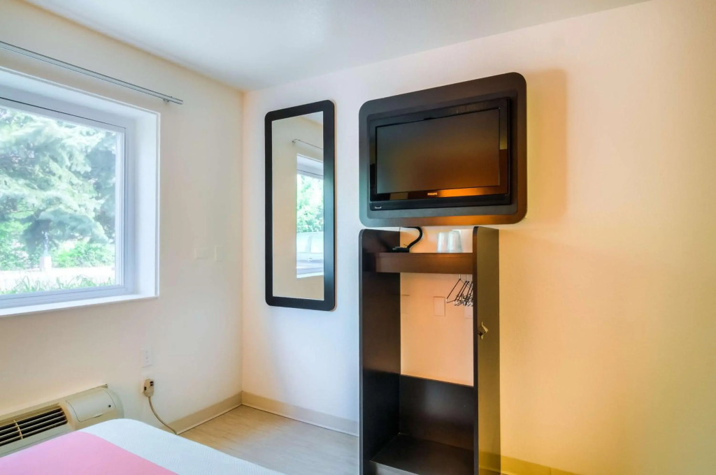 Motel 6-Joliet, IL - Chicago - I-55