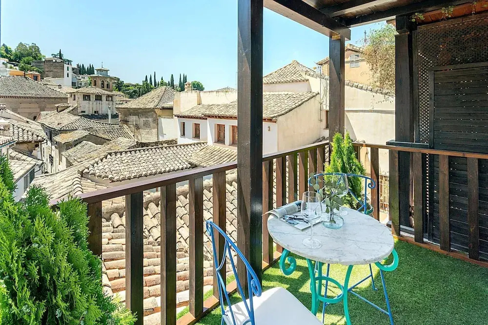 Luxury House in Granada Center. Reyes II
