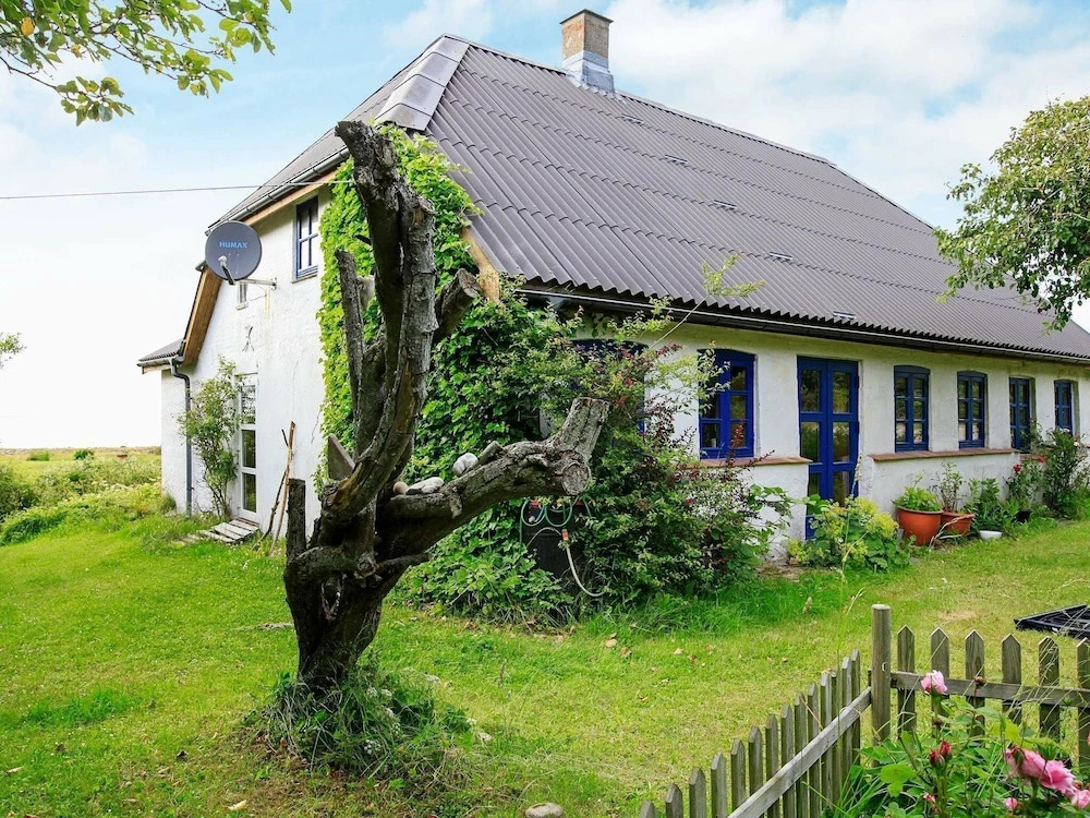 Rustic Holiday Home in Løgstør near Sea