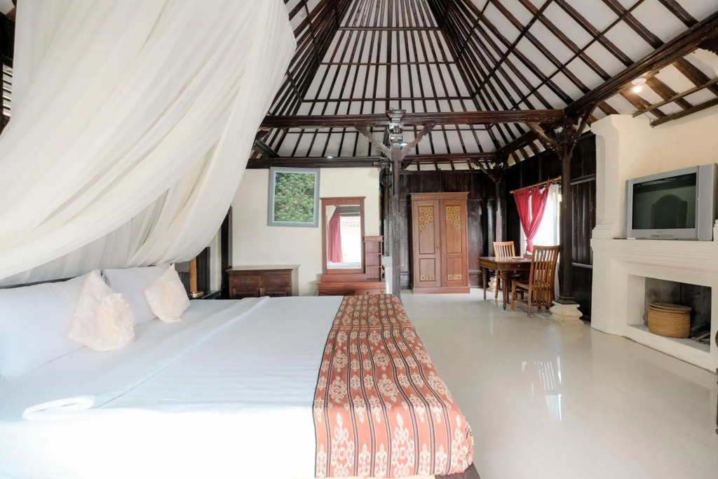 Resto Apung and Bungalow Kedisan Batur Lake View RedPartner