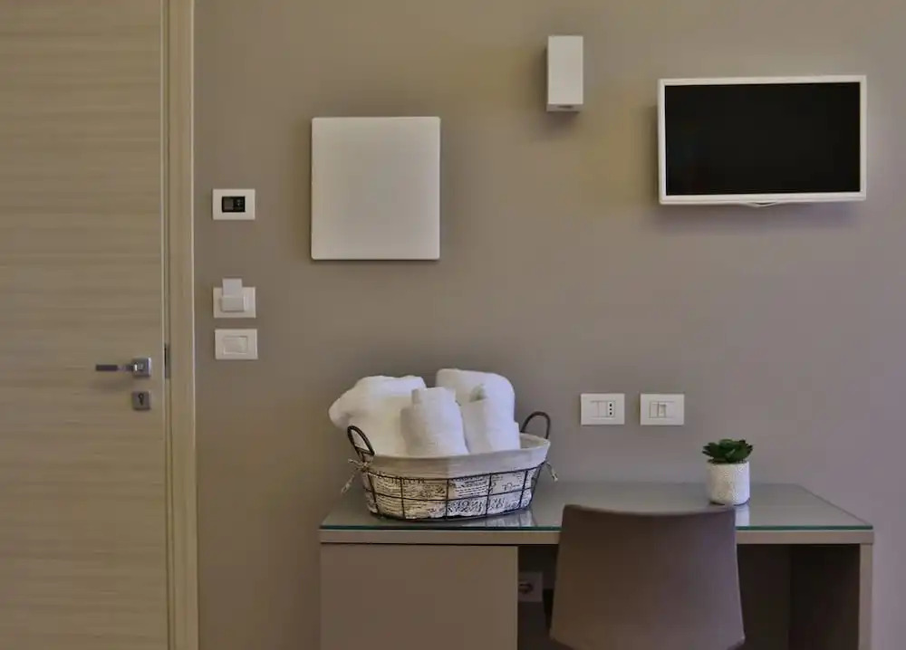 Piazza Italia  -  Rooms  for Rent