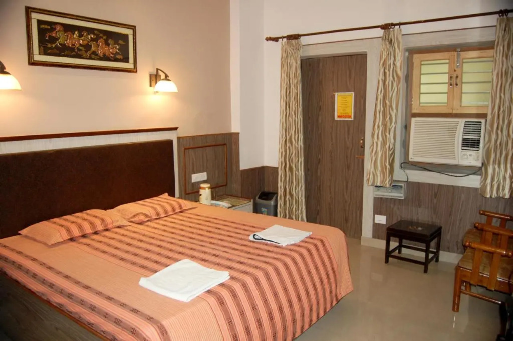 Hotel Sidhartha Walking Distance From TajMahal