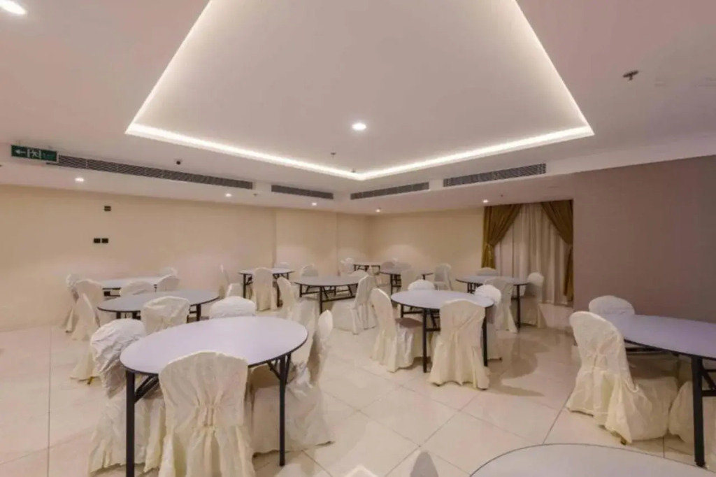 Manazel Al Zaireen Hotel