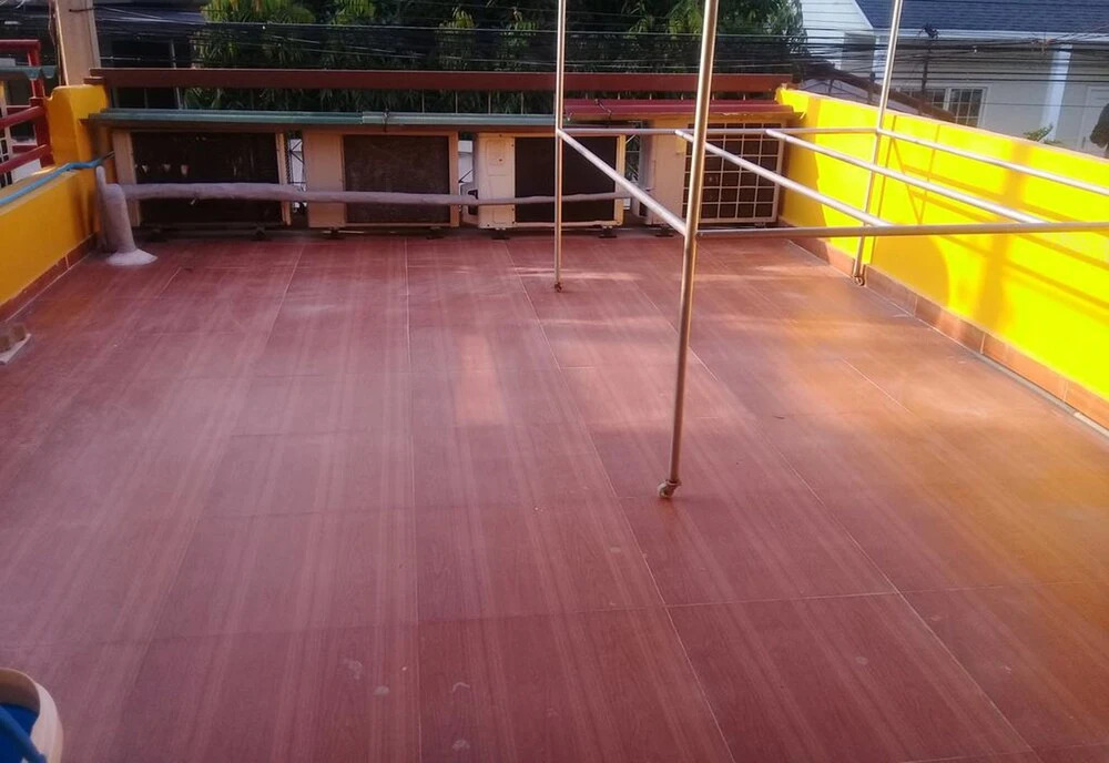Yellow Hostel