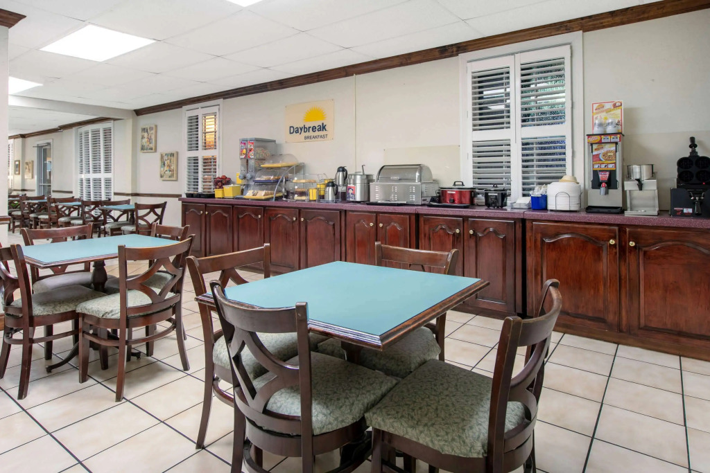 Days Inn by Wyndham Natchez