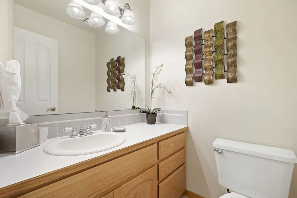 Parkside Gardens | Shady Private Yard W/ Hot Tub!