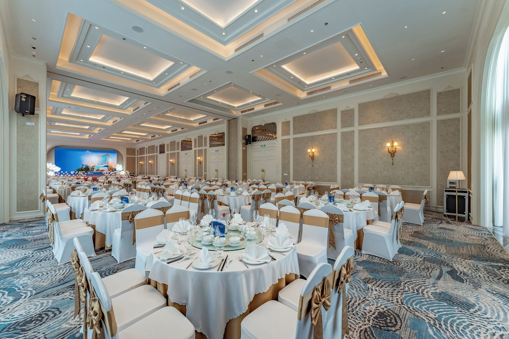 Cosmo Stars Hotel Bạc Liêu