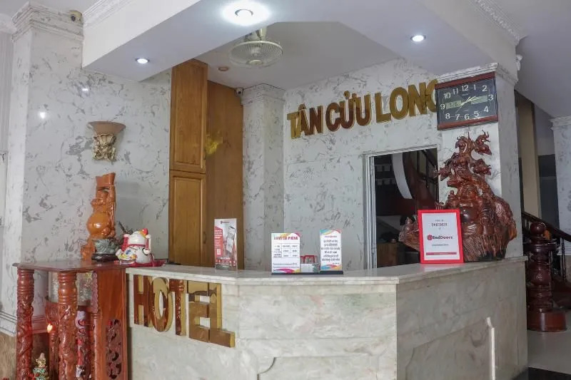 Reddoorz Plus Near Binh Tay Market