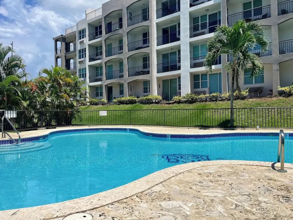 2 Bedroom Condo Pool and Beach Access