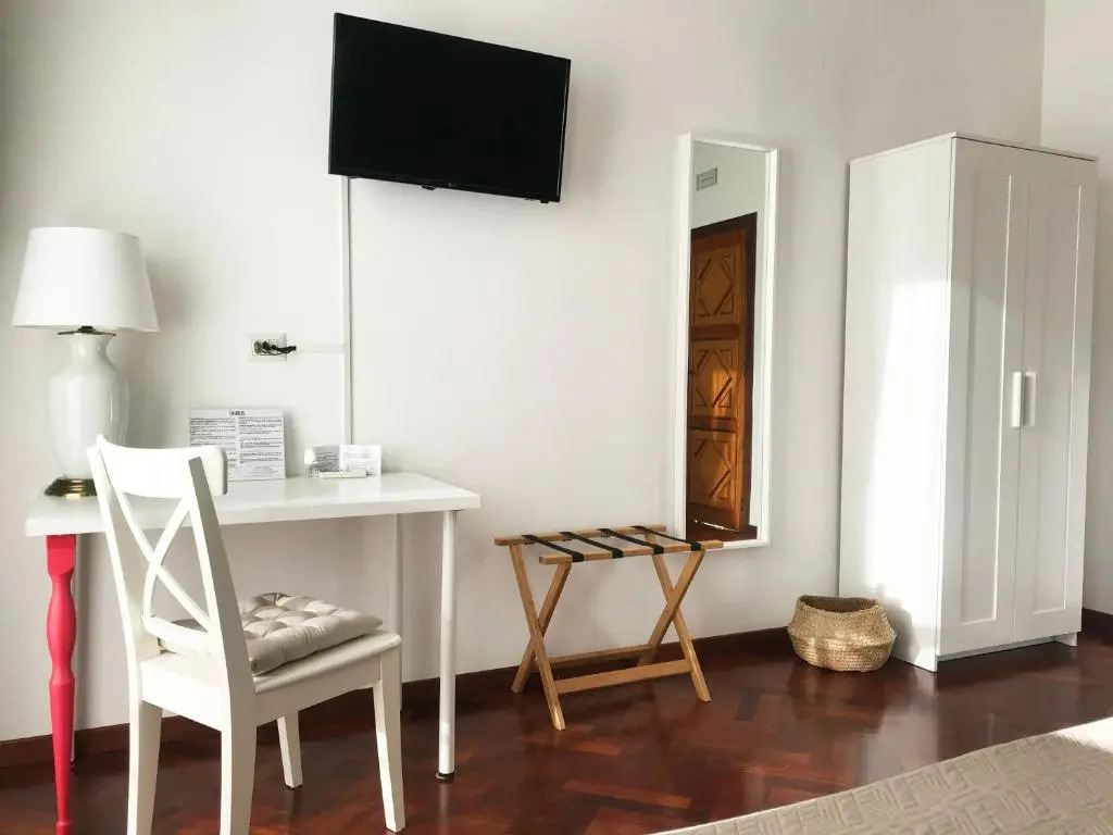 Laurus Sicilian Holiday