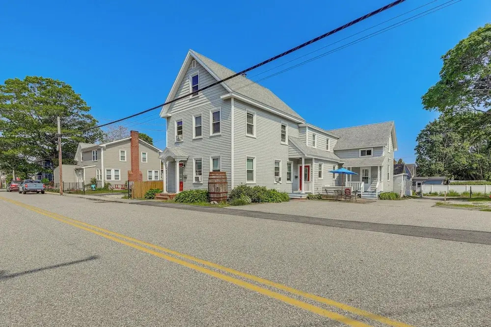 Walk to Pier & Ocean: Apt in Old Orchard Beach!