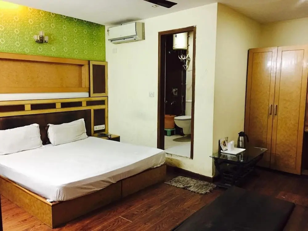 Luvyrooms Budget Paharganj 188