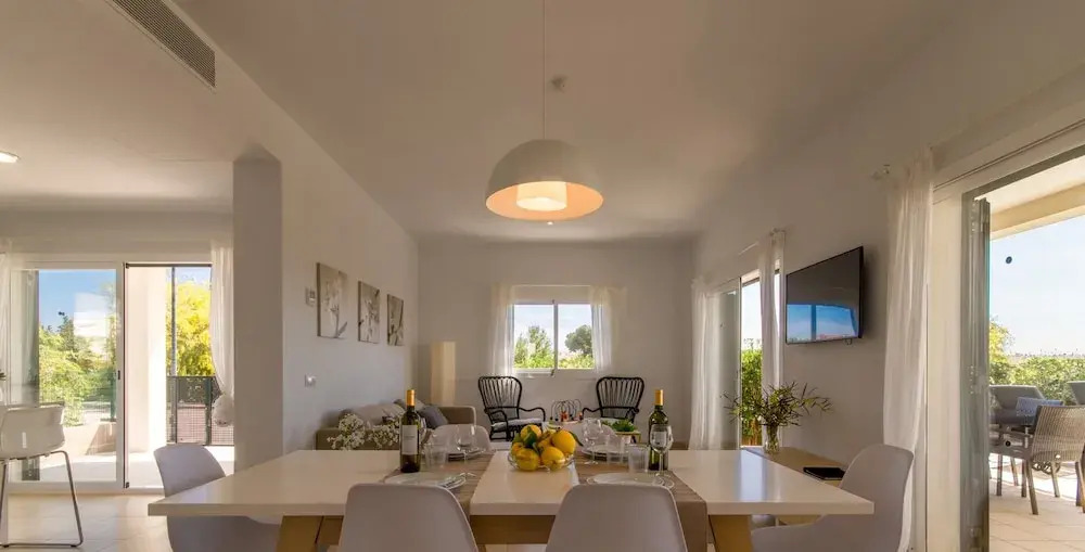 Mar 1 Family Villa near Beach