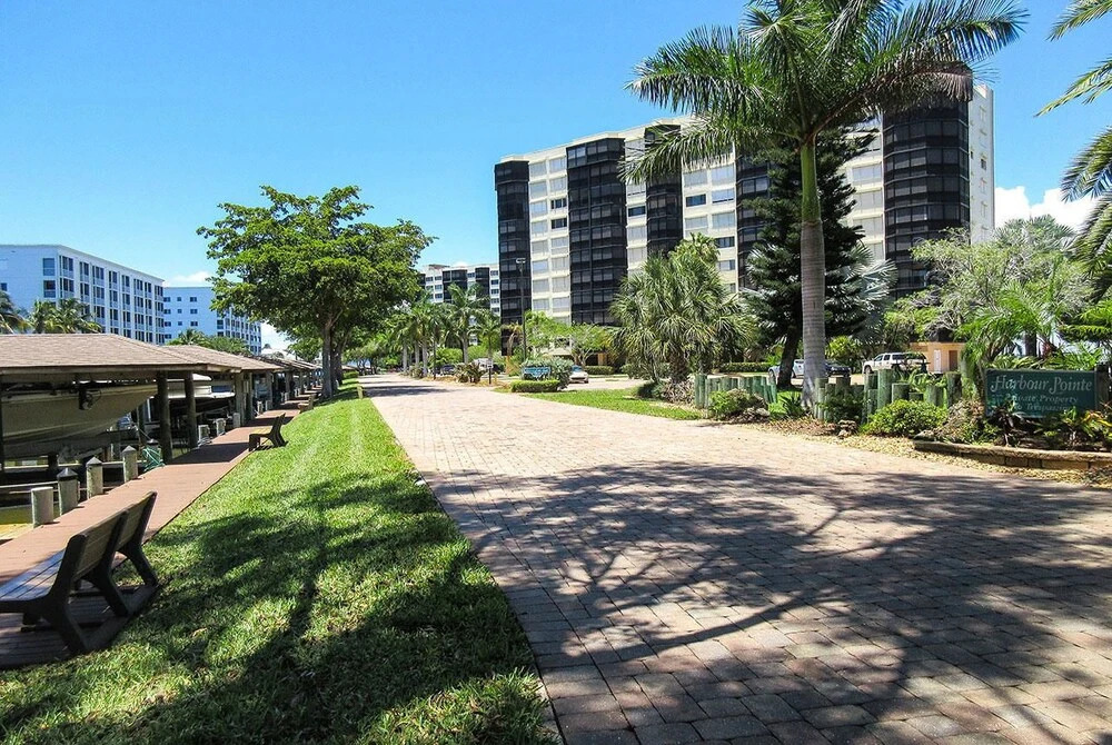 Harbour Pointe #524N by RedAwning