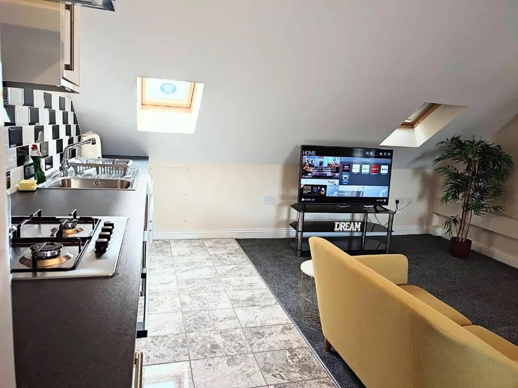 Crystal Suite 4 - Private Parking - Metro