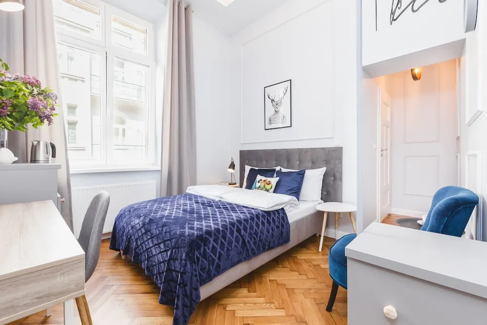 Travelers Best Choice - Old Town Guesthouse - by Upstairs