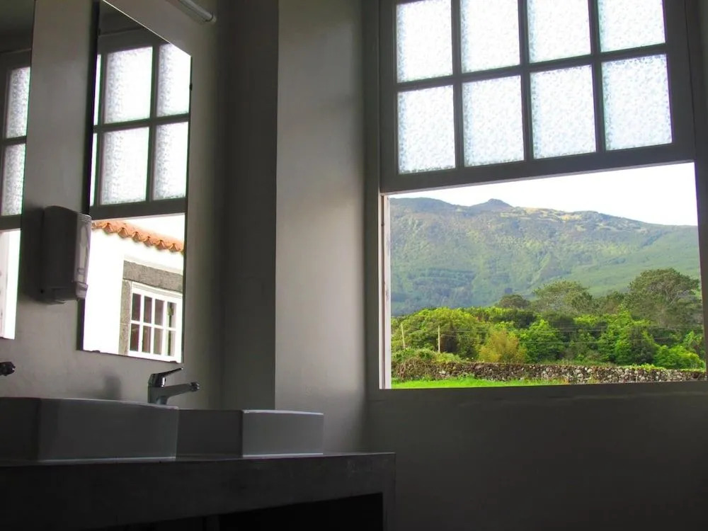 Azores Youth Hostels - Pico