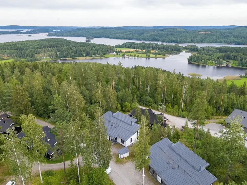 Peaceful 2BR Getaway Cabin at Riihivuori