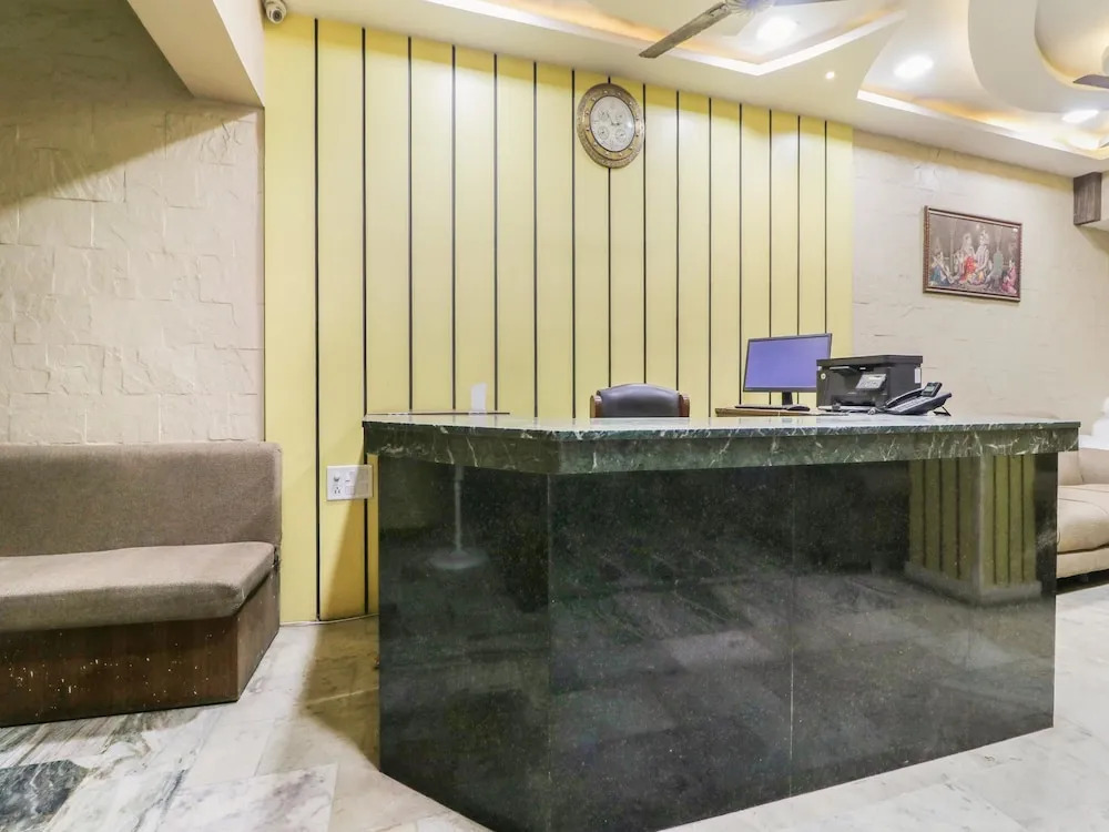 Oyo 26140 Hotel Vashistha