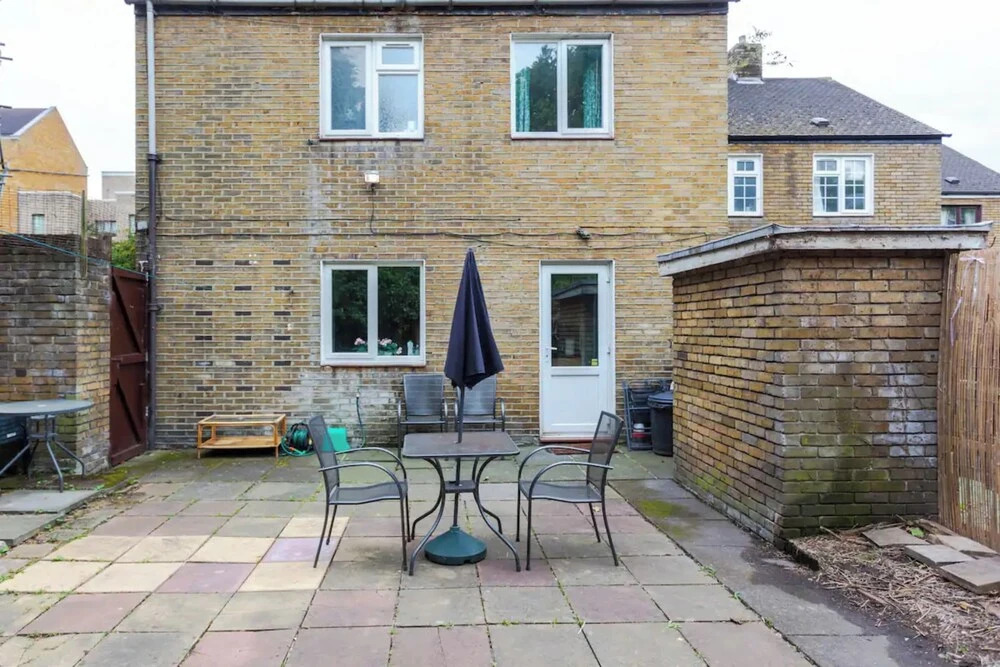 Homely 3 Bedroom House With a Garden