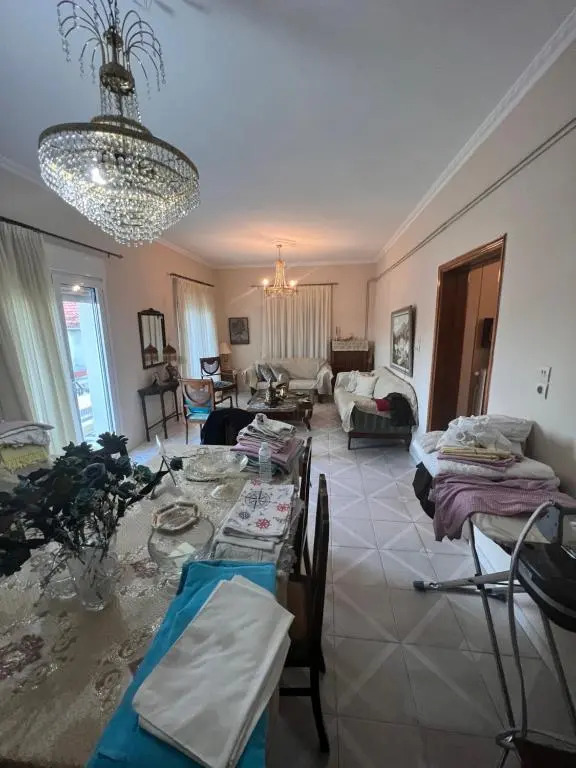 100s.m. Apartment 1 minute from elves mill and half an hour from meteora