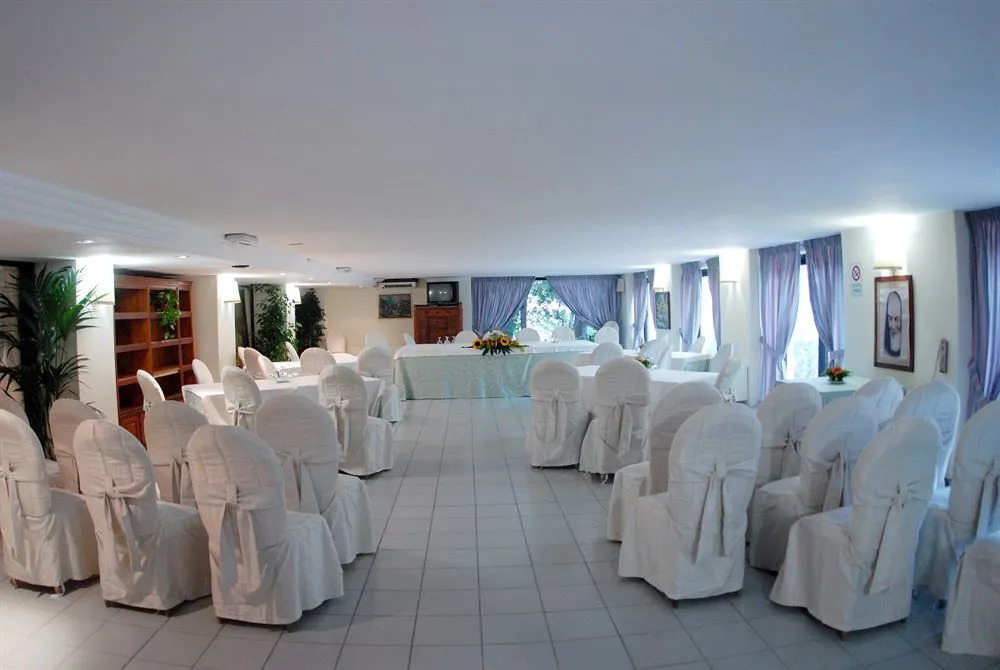 V7 Hotel