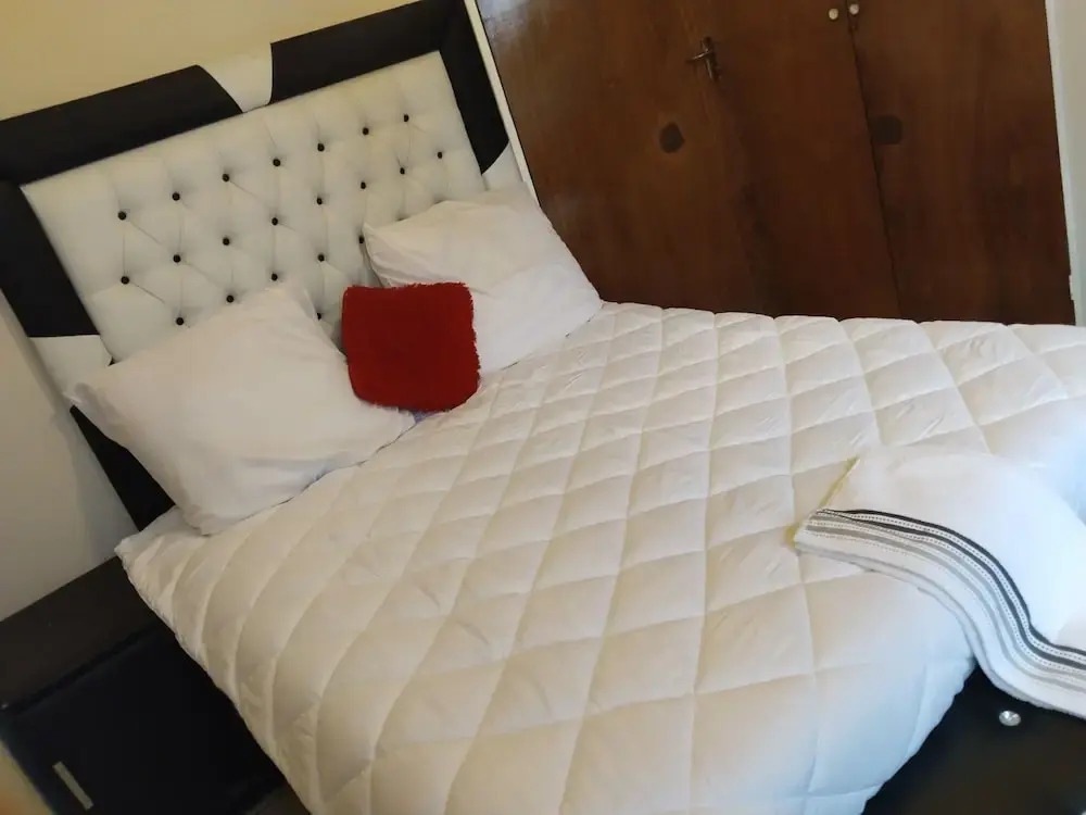 JM TOURS & SAFARIS GUEST House