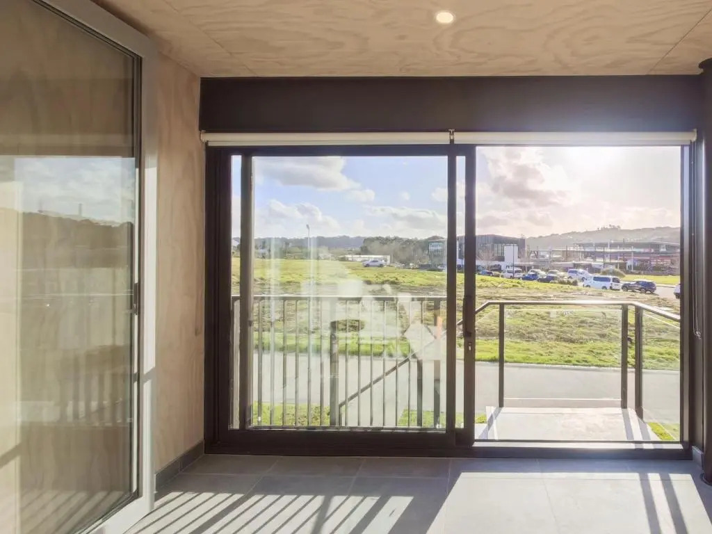 Luxurious 2 bedroom apartment Free secure parking