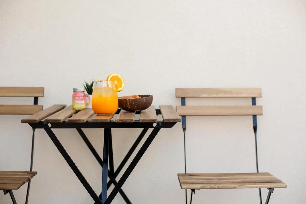 Leone Suites