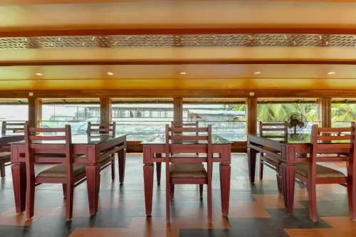 OYO 23227 Alleppey Eco Houseboat 3 Bhk
