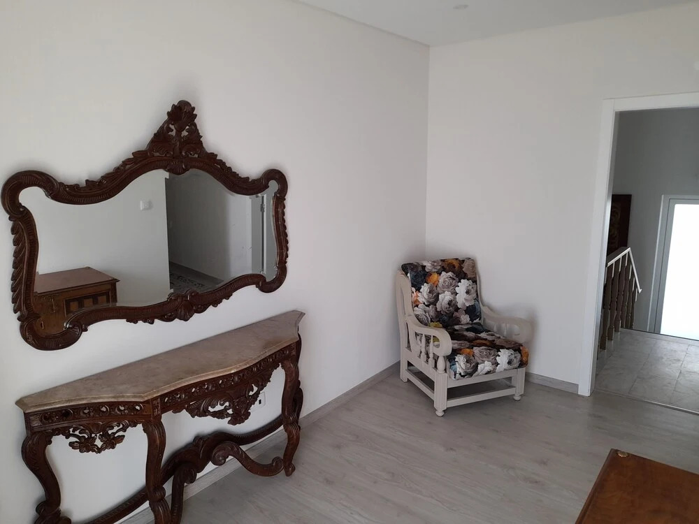 Hall 92 Quartos com WC em moradia com piscina A-das-Lebres Loures