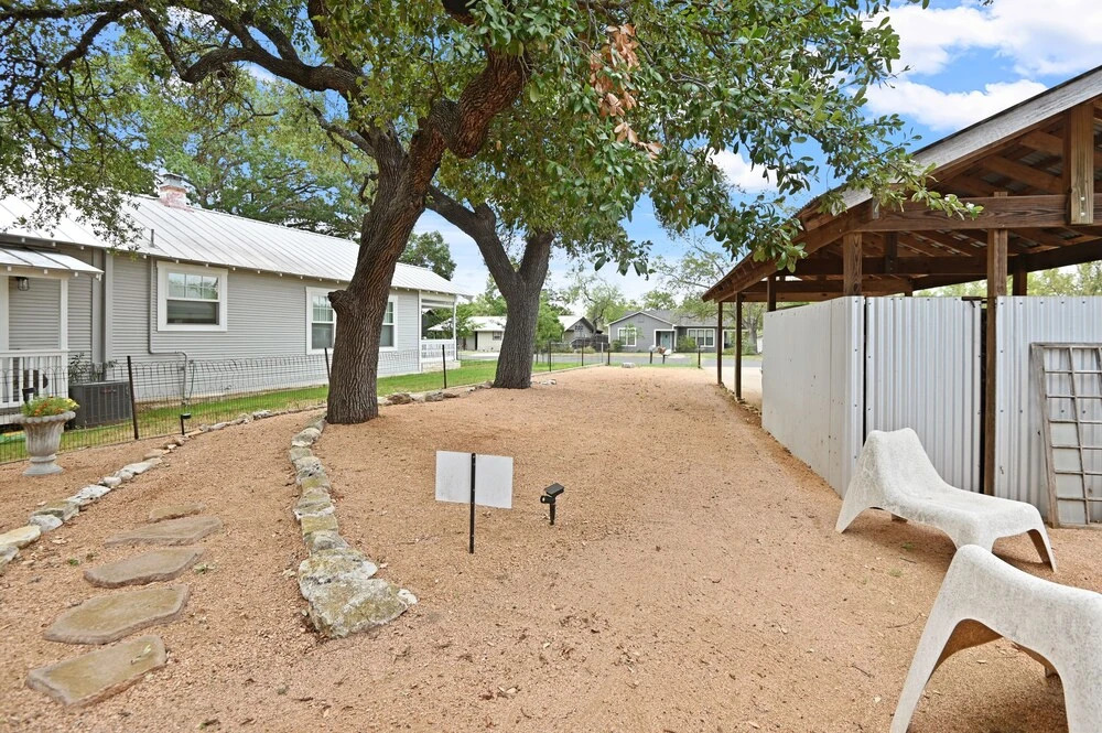 Gausthaus 402 1 Bedroom Cottage by RedAwning