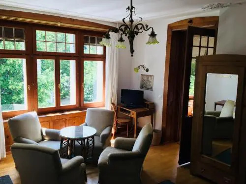 Stilvolle 3-Zimmer Wohnung in Jugendstilvilla
