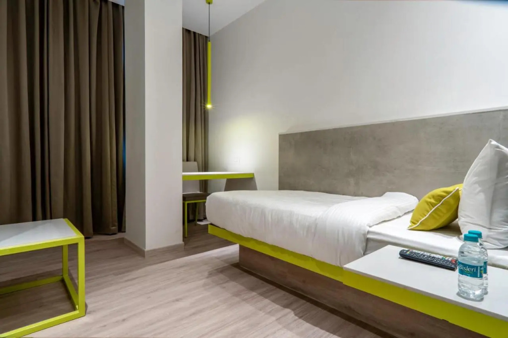 Hotel Le Roi Express Karol Bagh