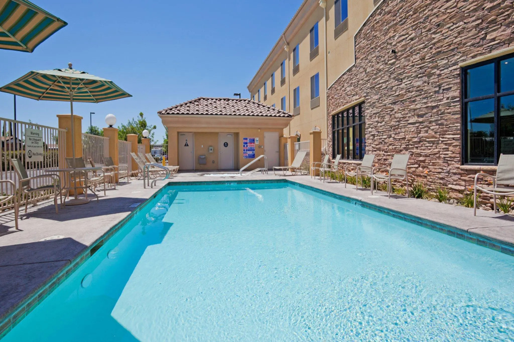 Holiday Inn Express & Suites Clovis Fresno Area by IHG