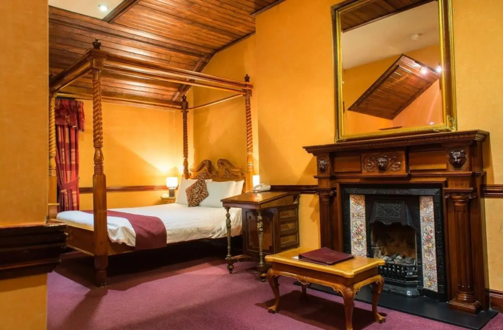 Russell Court Hotel
